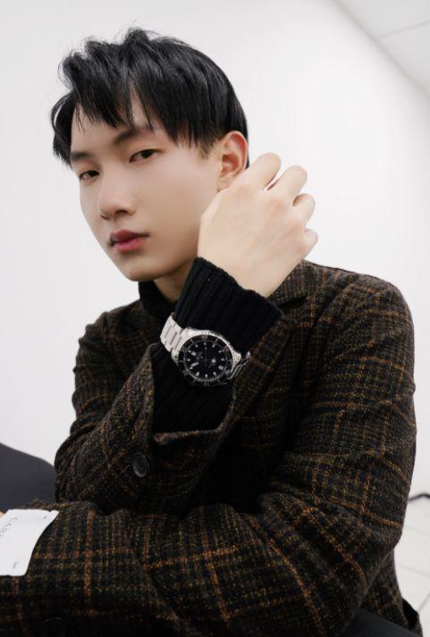 李九带头吃瓜,揭秘娱乐圈最新“吃瓜”盛宴