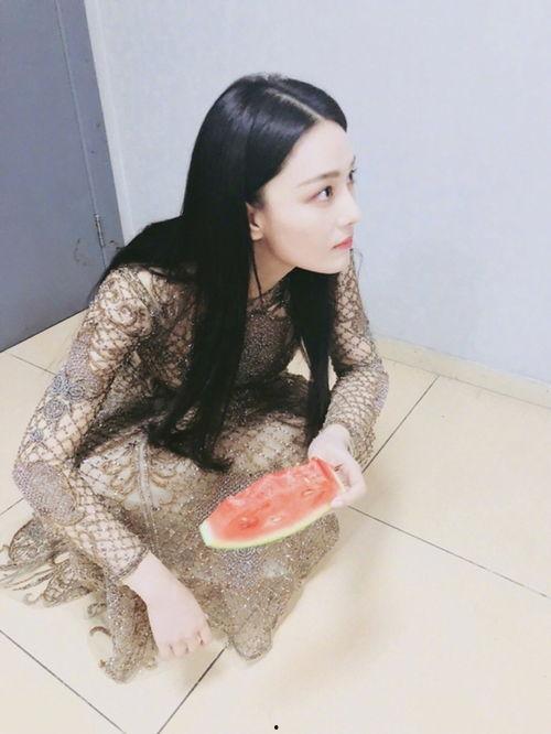 王玥吃瓜,揭秘娱乐圈幕后故事