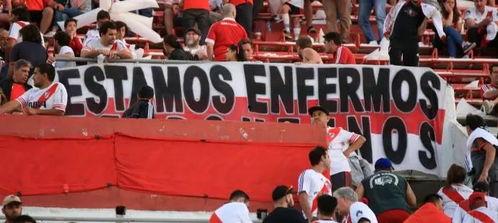 看台自己队吃瓜,自家队吃瓜，揭秘赛场背后的趣味瞬间