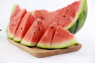 夏日吃瓜视频,瓜果飘香——跟着视频一起畅享清凉夏日