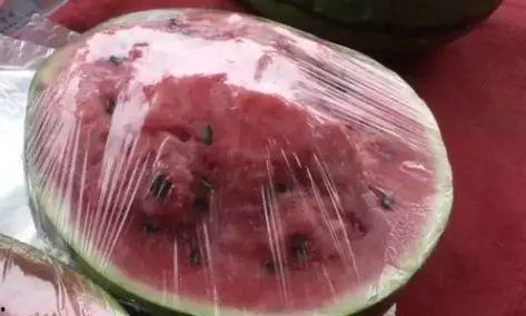 梦见去世的大夫吃瓜,逝去大夫化身瓜农，揭秘神秘梦境之谜