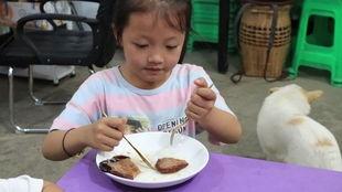 吃小凤瓜想吐,却引发食客呕吐之谜